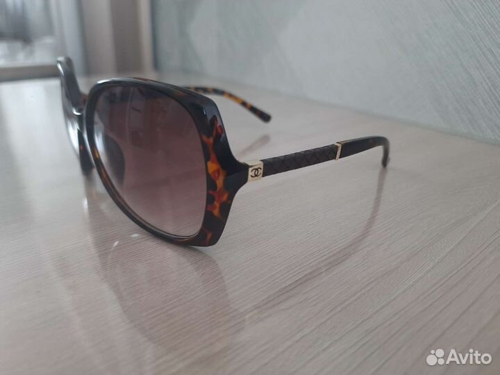 Солнцезащитные очки женские