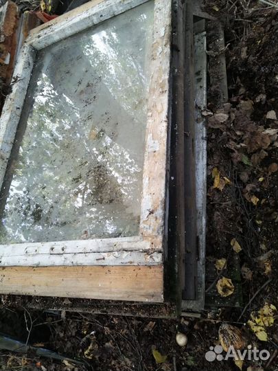 Оконные рамы со стеклом