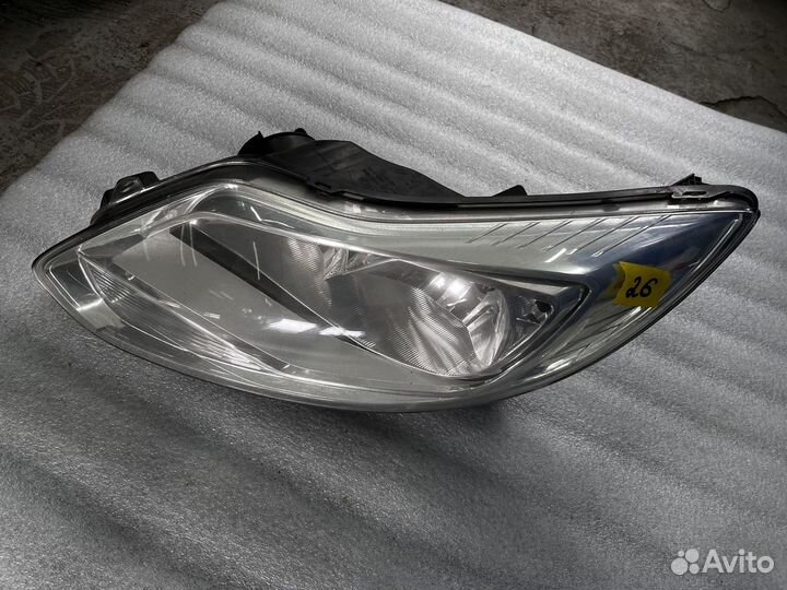 Фара Ford Focus 3 левая