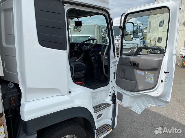 Nissan Diesel Big Thumb, 2015