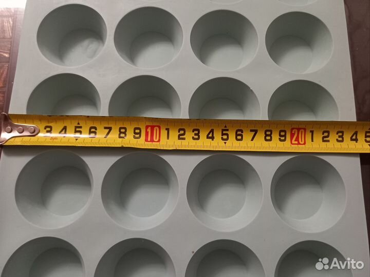 Силиконовая форма 24 ячейки мало б/у