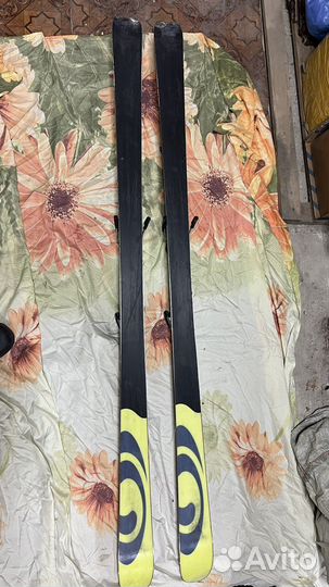 Горные лыжи с креплениями