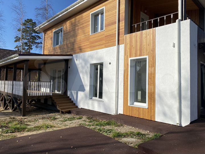 Коттедж 225 м² на участке 8,5 сот.