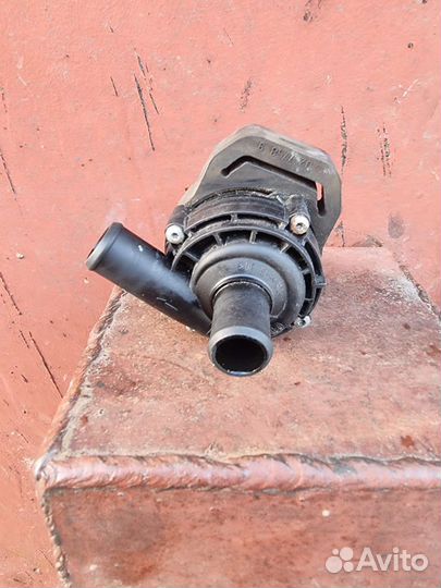 Насос водяной (помпа) Mercedes-Benz E-Class W211