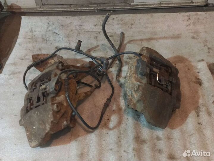 Суппорты передние Mercedes E-class W210