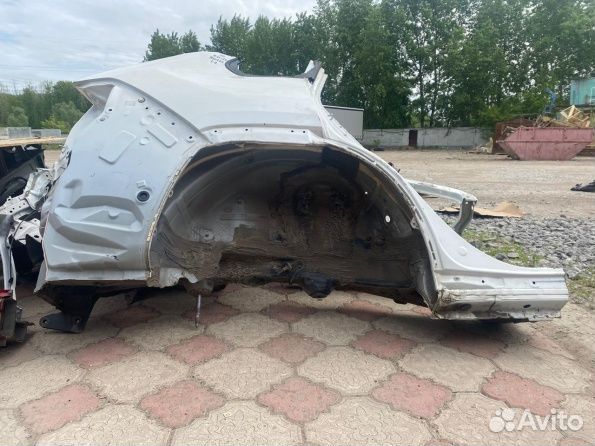 Тойота рав 4 четверть задняя правая