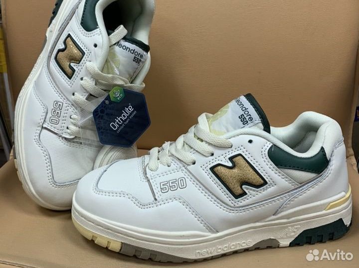 Кроссовки женские New Balance 550 кожа