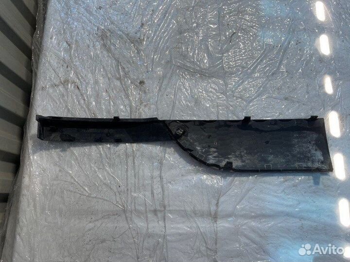 Накладка решетки капота Mercedes-Benz