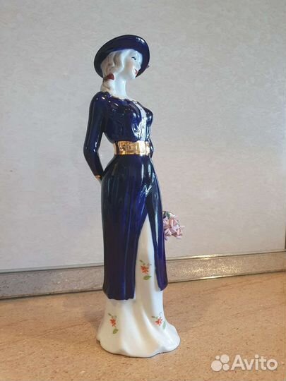 Статуэтка фарфор