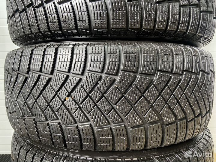 Pirelli Formula Ice FR 225/55 R17 97H