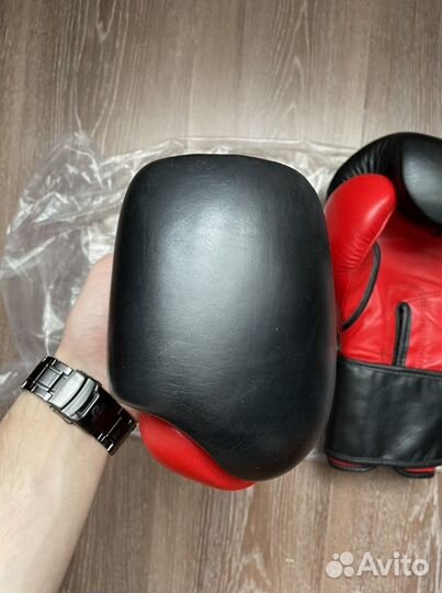 Боксерские перчатки