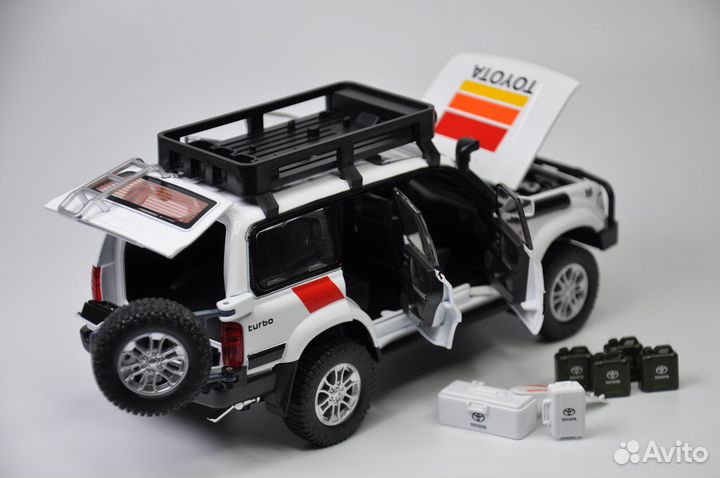 Модель авто Toyota Land Cruiser 80 Off-road 1:24 м