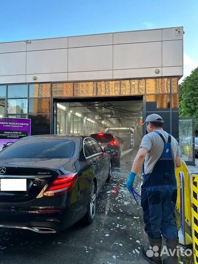 Автомойщик мойка кузова автомобиля