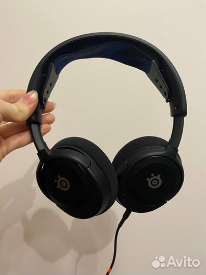 Игровые наушники SteelSeries Arctis Nova 1