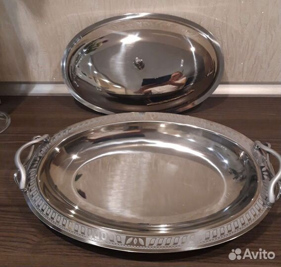 Блюдо с крышкой,овальное, стальное,Италия, новое