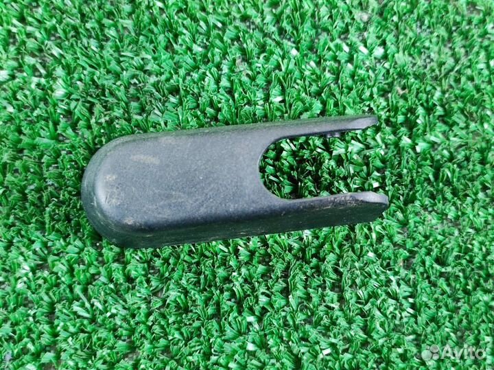 Заглушка поводка стеклоочистителя Mercedes Benz M