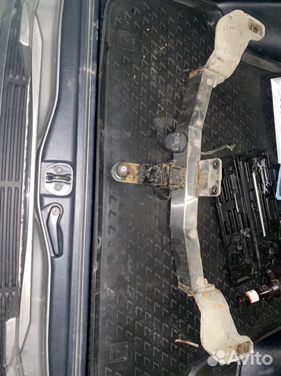 Фаркоп для Toyota Land Cruiser 200, Lexus LX 570