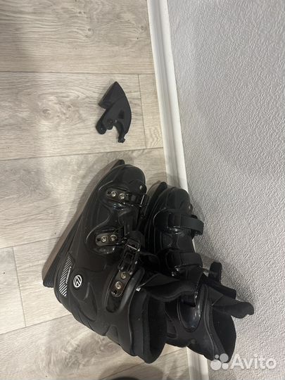 Коньки Larsen (39-40 разм) на застежках, не шнурки