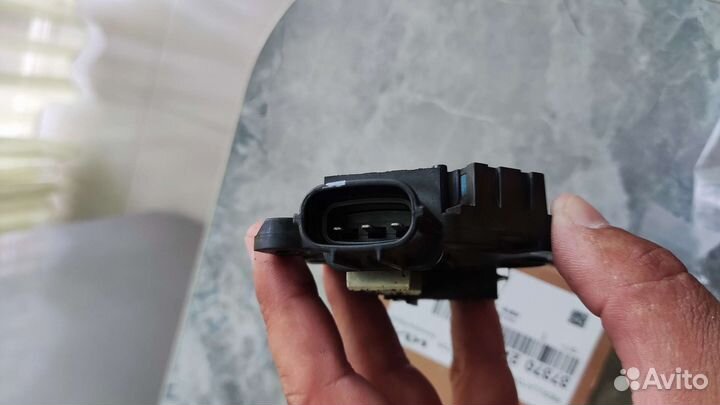 Реле-регулятор генератора 373702A400 Hyundai-KIA