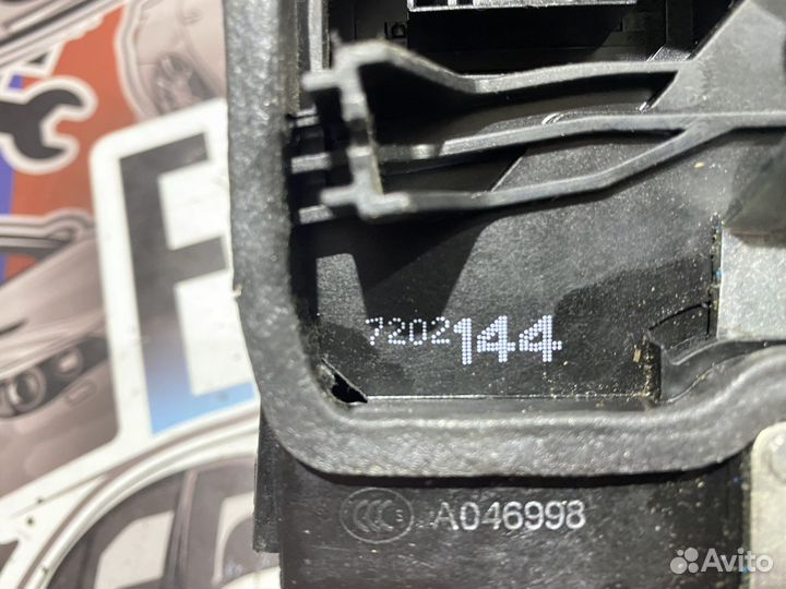 Замок двери передней правой BMW