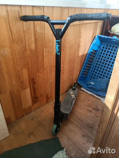 Трюковой самокат limit lmt 60