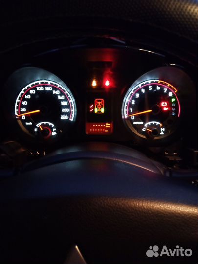 Приборная панель Pajero4