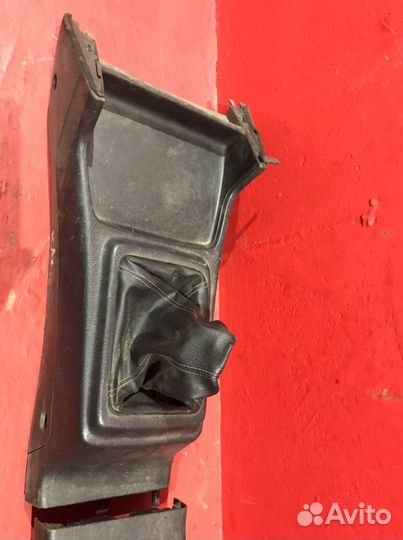 Хонда аккорд 4 IV консоль ручника накладка