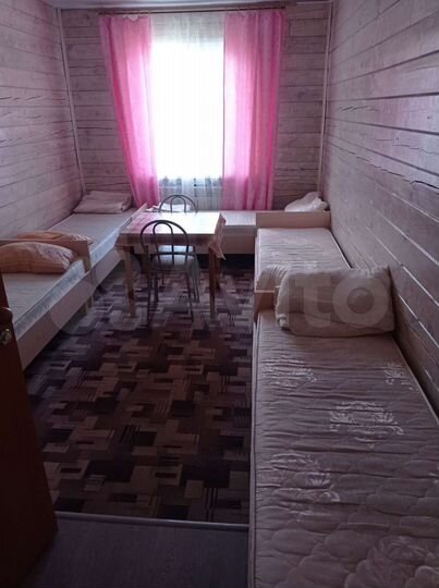 Комната 20 м² в > 9-к., 1/2 эт.