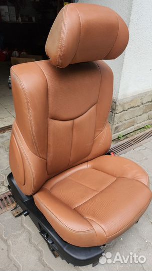 Кресло кожаное авто
