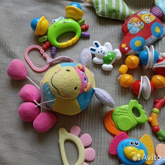 Игрушки для малыша пакетом