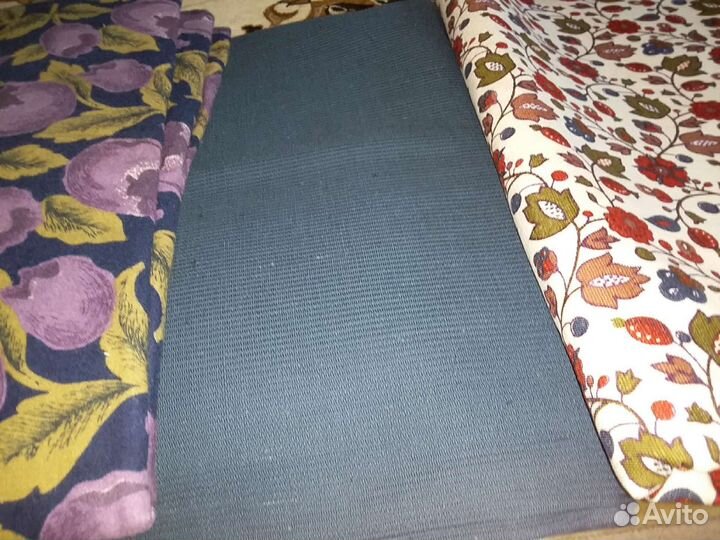 Отрезы тканей разные