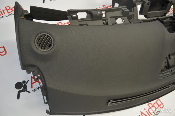 Торпедо панель приборов Honda Legend