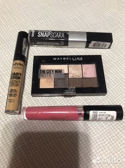 Декоративная косметика набором