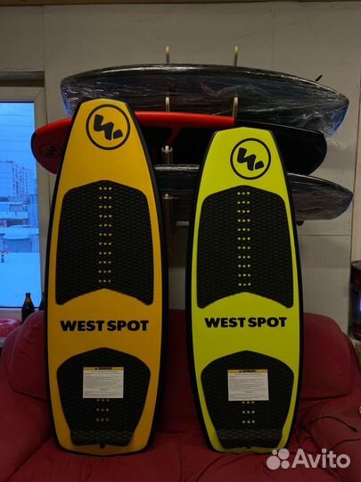 Доска для вейксерфинга от 4'2 до 4'6 West spot