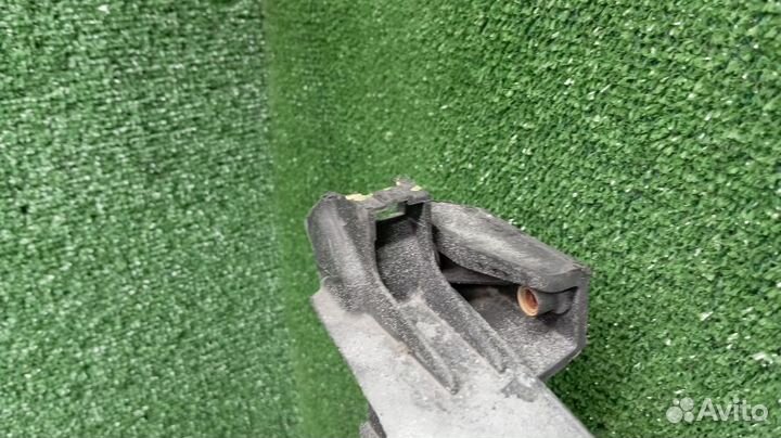 Рамка радиатора Hyundai Equus