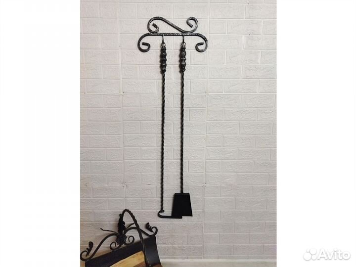 Длинные кочерга и совок на подвесе