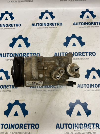 Компрессор кондиционера Volkswagen Golf 5Q0820803R