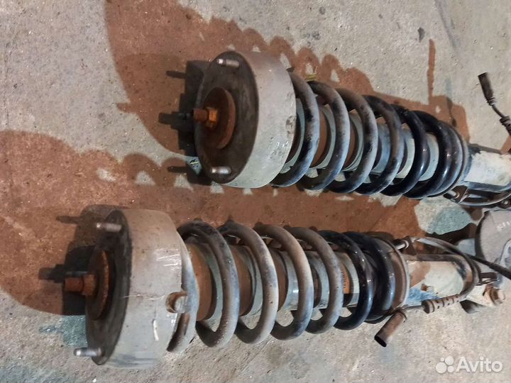 Амортизаторы передние в сборе BMW X5 E70