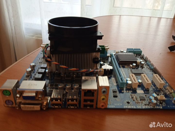 Материнская плата gigabyte GA-H61M с проц i3-2100