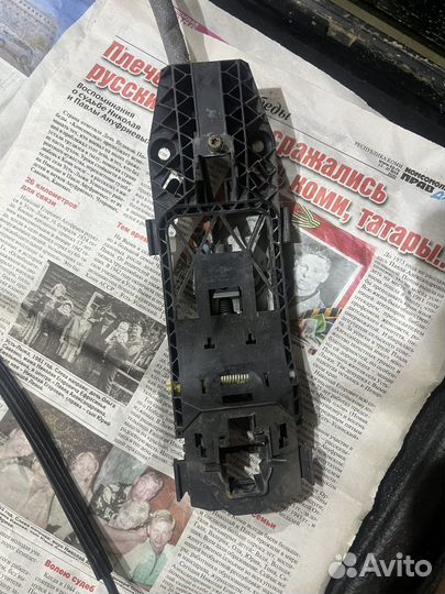 Замок задней левой двери с ручкой Jetta 6