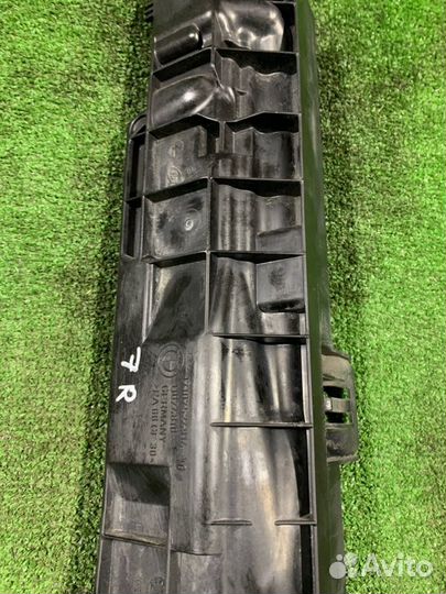 Кронштейн радиатора правый Bmw 1 E87 N52B30AF 2006