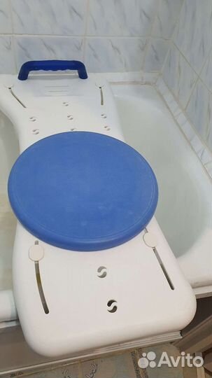 Скамейка для пожилых людей и инвалидов