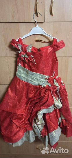 Платье для девочки праздничное