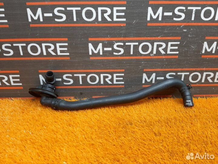 Патрубок системы охлаждения Mercedes-Benz E-Class