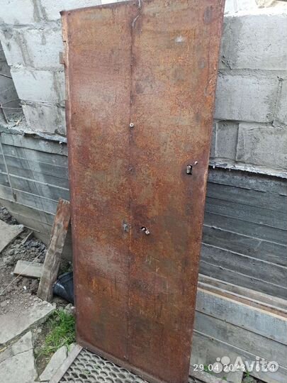 Металлическая дверь бу