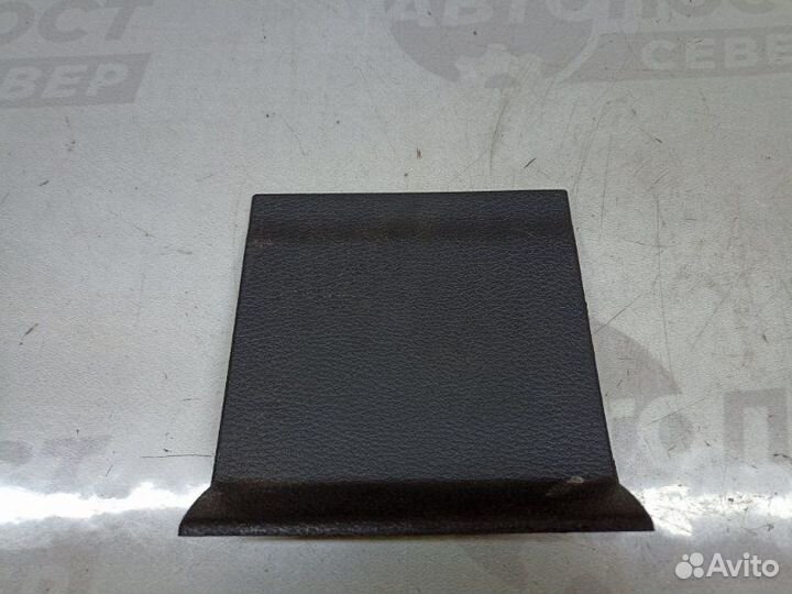 Накладка (кузов внутри) правая Volvo Xc90 UK