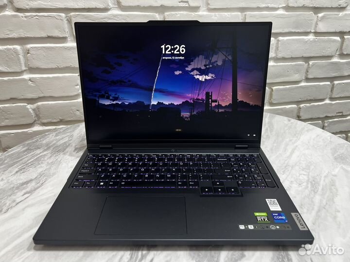 Legion Pro 5 16IRX8 13700HX / 4070 / 16GB / 512gb