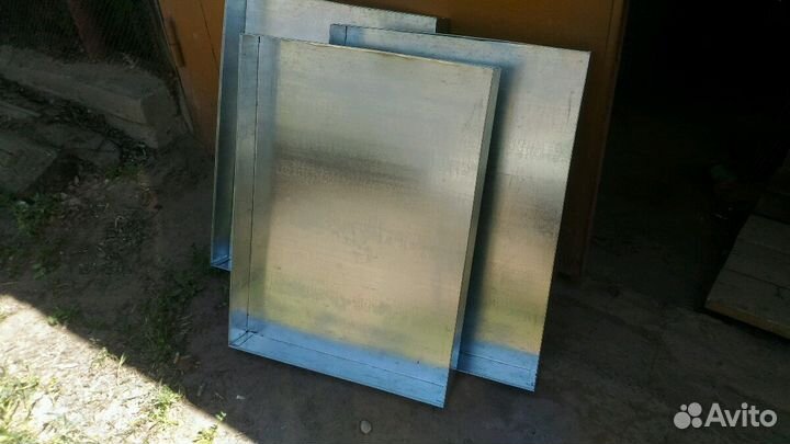 Поддоны для клеток и кормушки