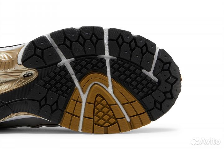 Кроссовки New Balance 1906R 'White Gold' M1906RA