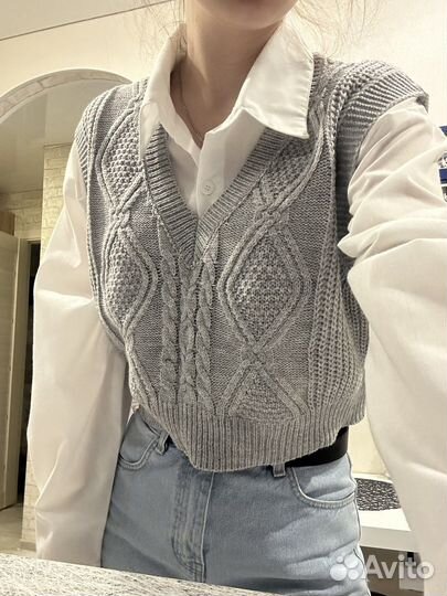Жилетка женская вязаная